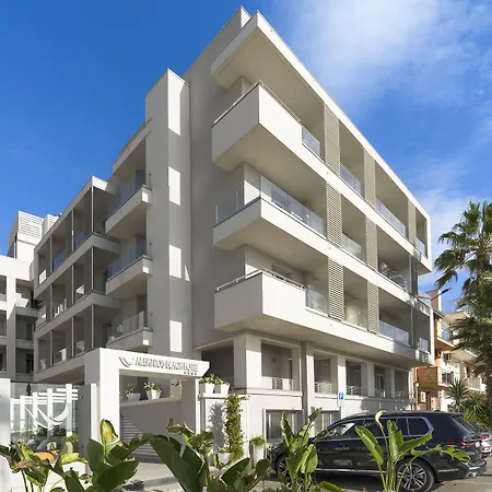 מלון Albatros לטויאני