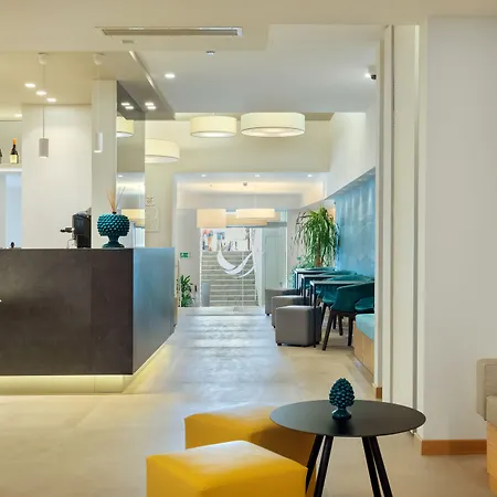 מלון Albatros 4*