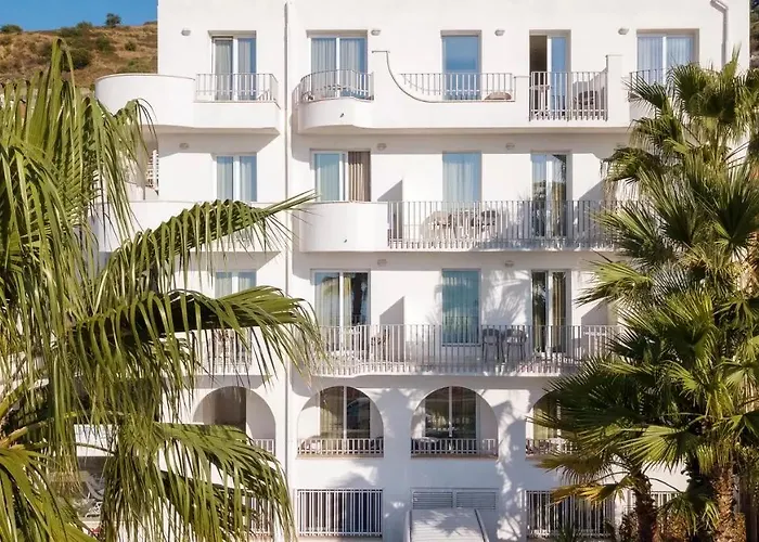 Albatros 4* לטויאני