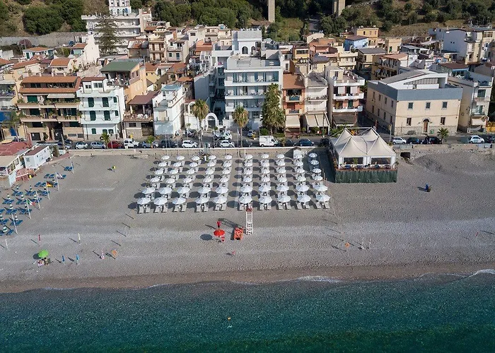 Albatros לטויאני