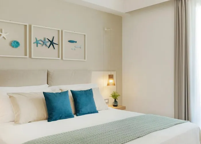 מלון Albatros 4*