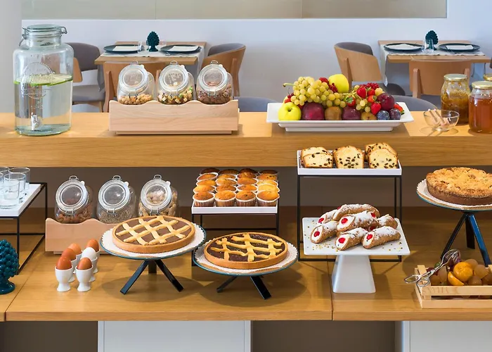 Albatros מלון לטויאני