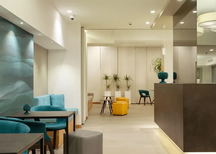 Albatros מלון לטויאני